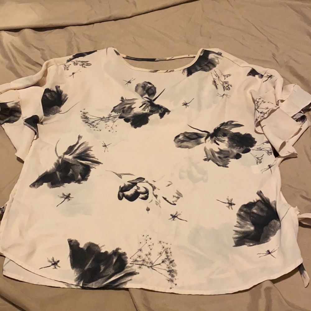 Express Short Sleeve Flutter Sleeve Blouse Size XS